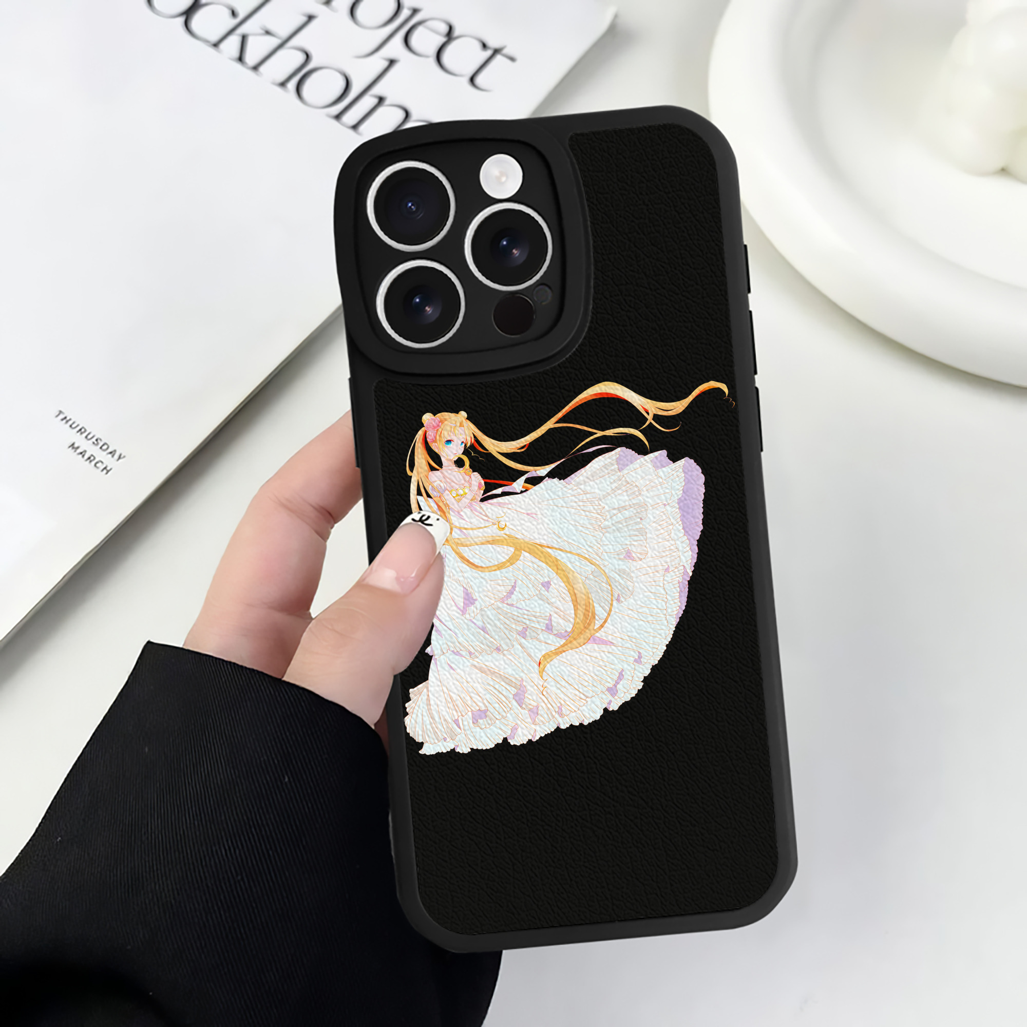 （画像用） 美少女戦士セーラームーン 愛野 美奈子 あいの みなこ Sailor Moon Aino Minako 【iPhone 16シリーズ対応】シリコンスマホケース（レザー調） 材質：シリコン